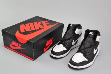 Air Jordan 1 Retro High RE2PECT Jeter 555088-008 AllSeason 293