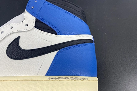 UrbanStyle Air Jordan 1 Travis Scott DH3227-105 210