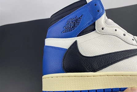 UrbanStyle Air Jordan 1 Travis Scott DH3227-105 210