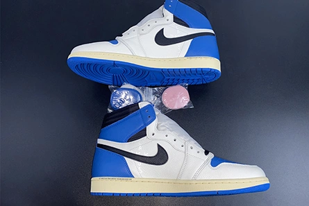 UrbanStyle Air Jordan 1 Travis Scott DH3227-105 210