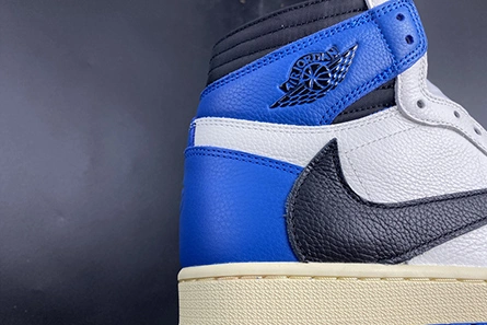 UrbanStyle Air Jordan 1 Travis Scott DH3227-105 210