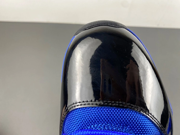 Compact Air Jordan 11 CT8012-400 671