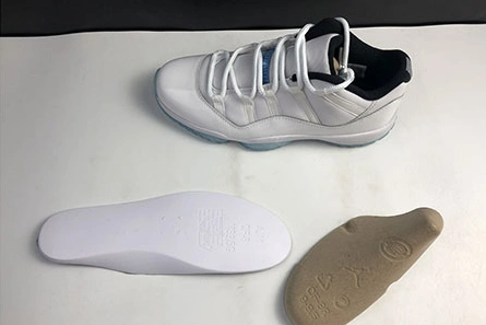 Sleek Air Jordan 11 Low ”Legend Blue“ AV2187-117 700