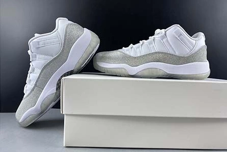 Air Jordan 11 WMNS “Metallic Silver” AH0715-100 Trendsetting 703