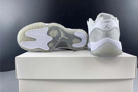 Air Jordan 11 WMNS “Metallic Silver” AH0715-100 Trendsetting 703