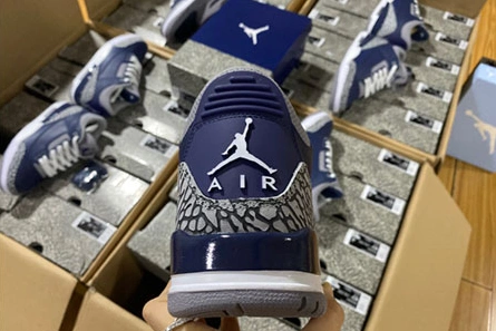Vibrant Air Jordan 3 “Midnight Navy” CT8532-401 402