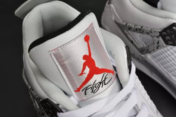 Air Jordan 4 OG “White Cement”  840606-192 EyeCatching 542