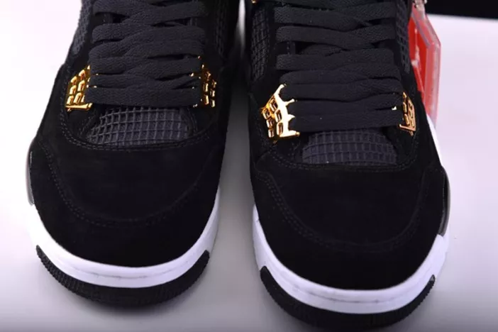 Air Jordan 4 “Royalty” 308497-032 Resilient 552