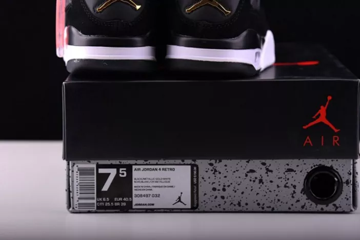 Air Jordan 4 “Royalty” 308497-032 Resilient 552