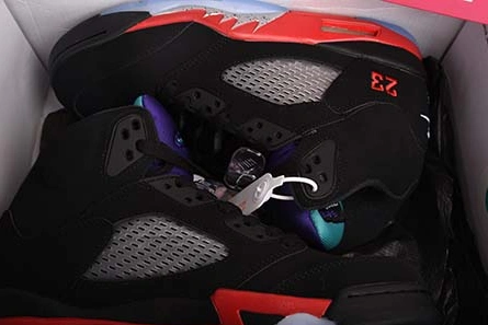 Minimalist Air Jordan 5 “Top 3” CZ1786-001 644