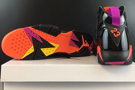 Air Jordan 7 WMNS Black Patent Leather 313358-006 Minimalist 635