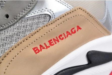 EyeCatching BALENCIAGA 17FW TRIPLE S 656686-W06G0-1001 2068