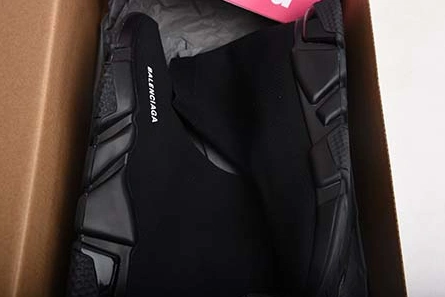 BALENCIAGA NOIR 360-517319W07U01011 Timeless 2067