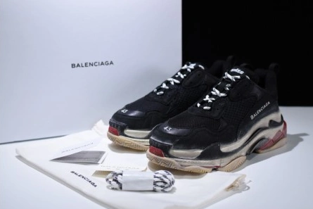 BALENCIAGA TRIPLE S W06E1-1000 Lightweight 2065
