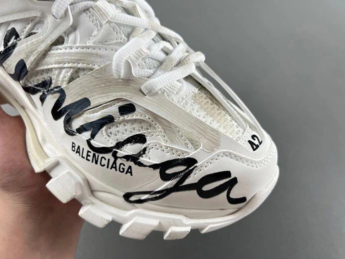 Balenciaga 542023 WTRHW. 9010 Modern 1987