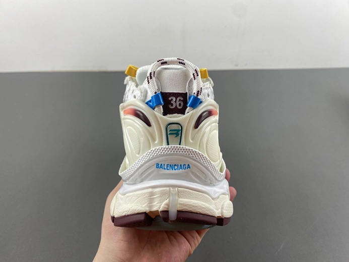 Comfortable Balenciaga Runner 772774-W3RNY-0326 1992