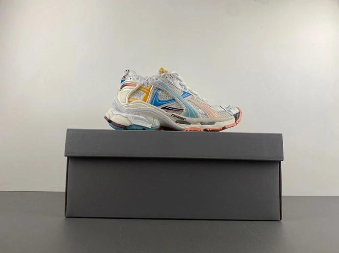 Comfortable Balenciaga Runner 772774-W3RNY-0326 1992