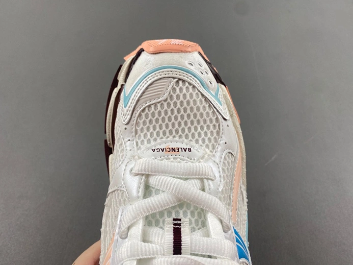 Comfortable Balenciaga Runner 772774-W3RNY-0326 1992