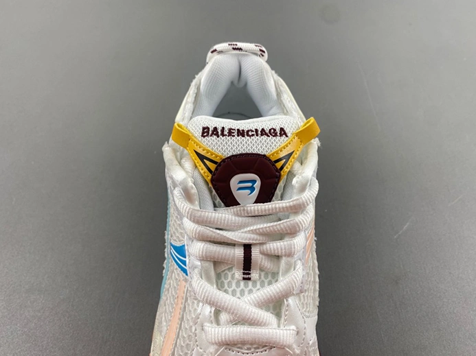 Comfortable Balenciaga Runner 772774-W3RNY-0326 1992