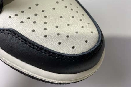 Refined 7542 Air Jordan 1 High OG “Dark Mocha” 555088- 215