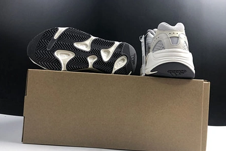 4396 adidas Yeezy Boost 700 V2 Cream-Cream  GY EyeCatching 1716