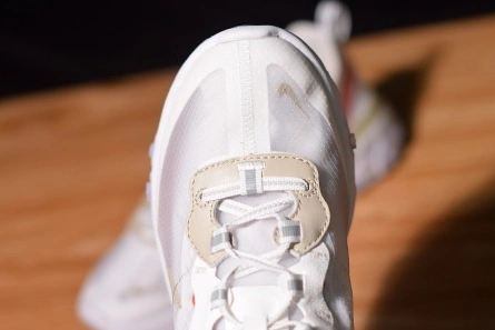 Elegant 1572 Nike React Element 87 AQ1090- 1332