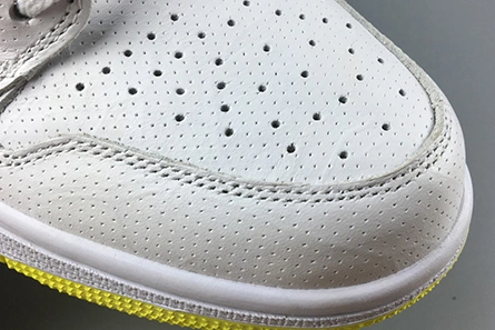 7212 AIR JORDAN 1 RETRO HIGH OG 'FIRST CLASS FLIGHT' - AIR JORDAN - 555088- Minimalist 261