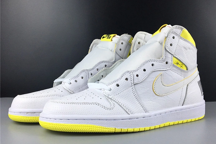 7212 AIR JORDAN 1 RETRO HIGH OG 'FIRST CLASS FLIGHT' - AIR JORDAN - 555088- Minimalist 261