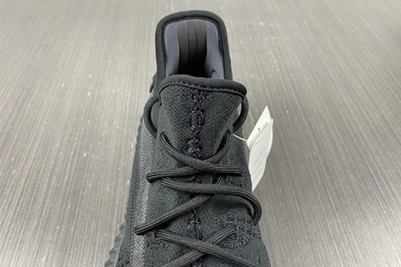 4628 adidas Yeezy Boost 350 V2 Onyx HQ EyeCatching 1663