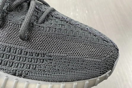 4628 adidas Yeezy Boost 350 V2 Onyx HQ EyeCatching 1663