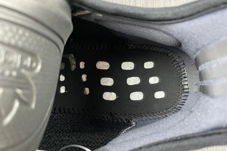 4628 adidas Yeezy Boost 350 V2 Onyx HQ EyeCatching 1663
