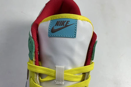 WellDesigned 543 Nike Dunk Low Green Strike(W) DD1503- 1095