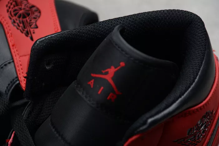 1545 Air Jordan 1 Mid Gym Red Black 554724- Minimalist 274