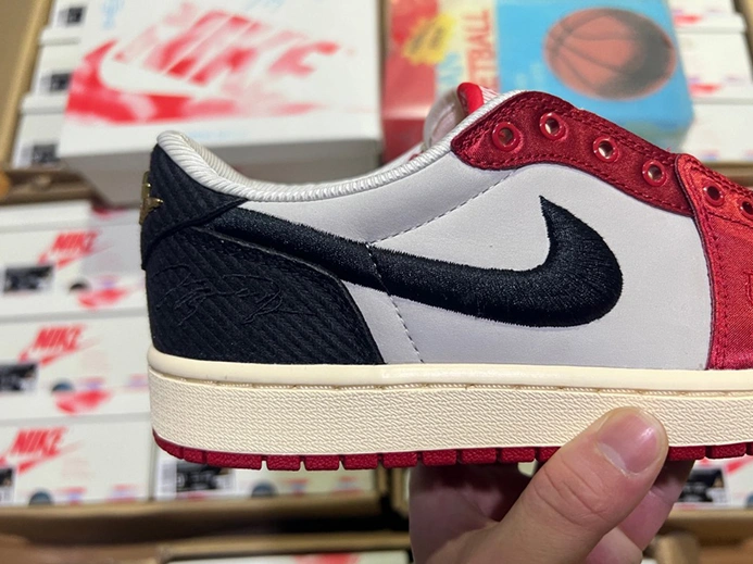 2408 Jordan 1 Retro Low OG Trophy Room Away  FN0432- Fashionable 50