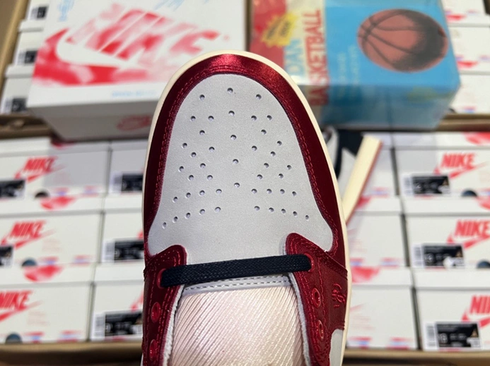 2408 Jordan 1 Retro Low OG Trophy Room Away  FN0432- Fashionable 50
