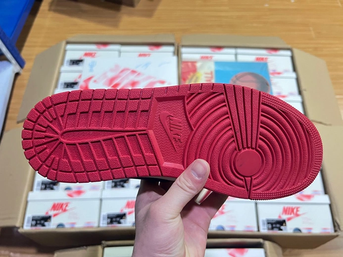 2408 Jordan 1 Retro Low OG Trophy Room Away  FN0432- Fashionable 50