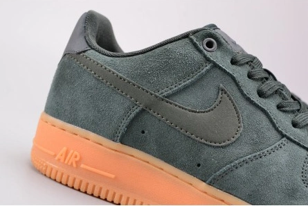 SportInspired 9524 Nike Air Force 1 ´07 LV8 Suede  Outdoor Green Brand MENS AA1117- 1220
