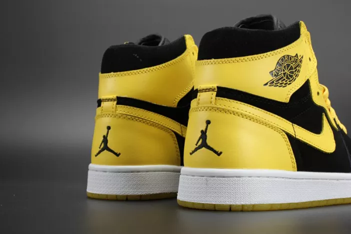 GoAnywhere 9813 Air Jordan 1 Retro Mid 'New Love 554724- 297