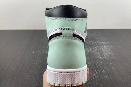 8759 Air Jordan 1 Retro High OG NRG Minimalist 299