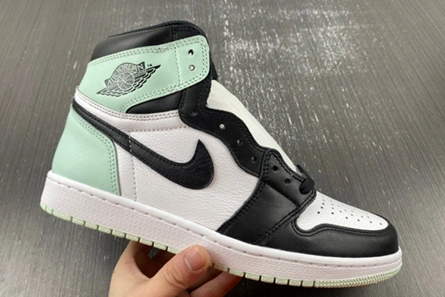 8759 Air Jordan 1 Retro High OG NRG Minimalist 299