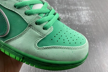 Lightweight Concepts x Nike SB Dunk Low BV1310-303 939