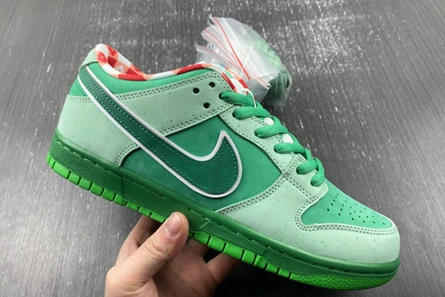 Lightweight Concepts x Nike SB Dunk Low BV1310-303 939