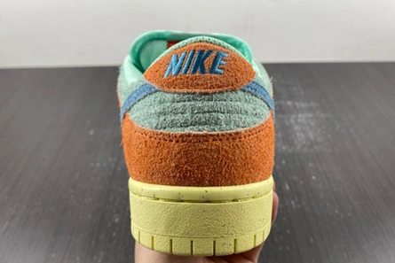 Versatile 6906 Nike SB Dunk Low Orange Emerald Rise  DV5429- 991