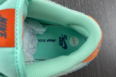 Versatile 6906 Nike SB Dunk Low Orange Emerald Rise  DV5429- 991