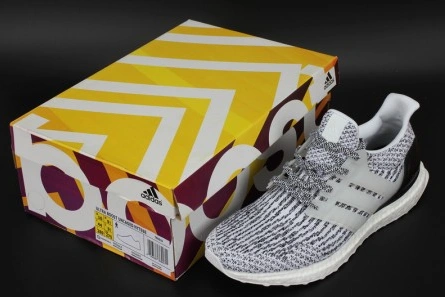 8597 ADIDAS ULTRA BOOST OREO  WHITE BLACK MENS S DailyWear 1901