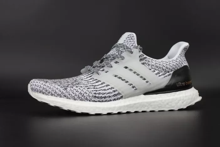 8597 ADIDAS ULTRA BOOST OREO  WHITE BLACK MENS S DailyWear 1901