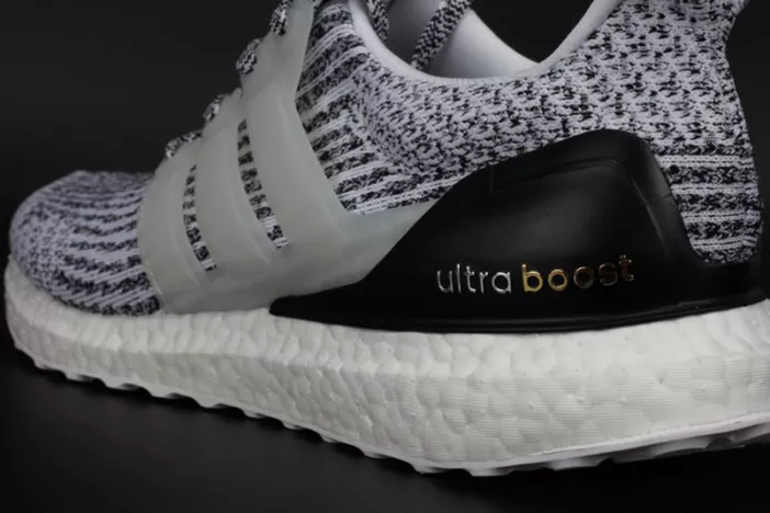 8597 ADIDAS ULTRA BOOST OREO  WHITE BLACK MENS S DailyWear 1901