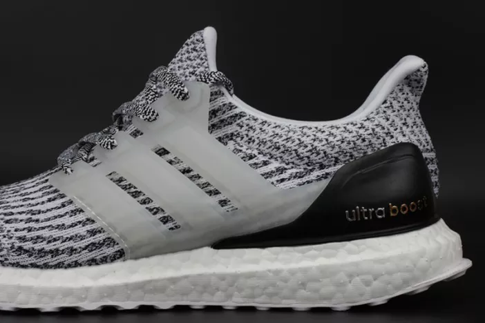 8597 ADIDAS ULTRA BOOST OREO  WHITE BLACK MENS S DailyWear 1901