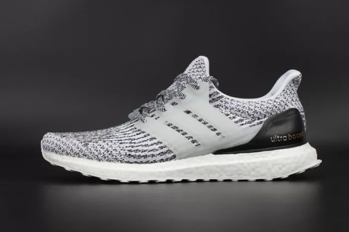 8597 ADIDAS ULTRA BOOST OREO  WHITE BLACK MENS S DailyWear 1901