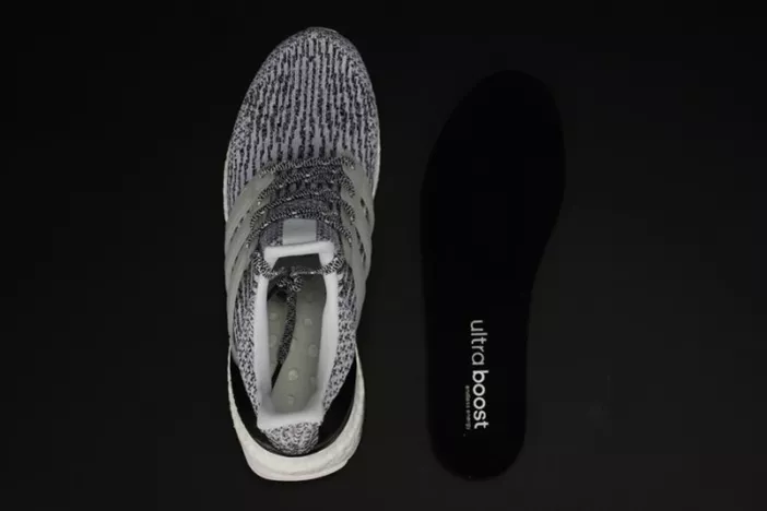 8597 ADIDAS ULTRA BOOST OREO  WHITE BLACK MENS S DailyWear 1901